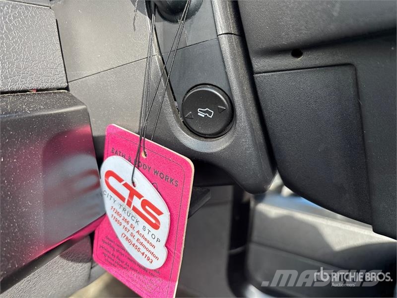 Ford F-150 FX4 4x4 Crew Cab Pickup Ostalo
