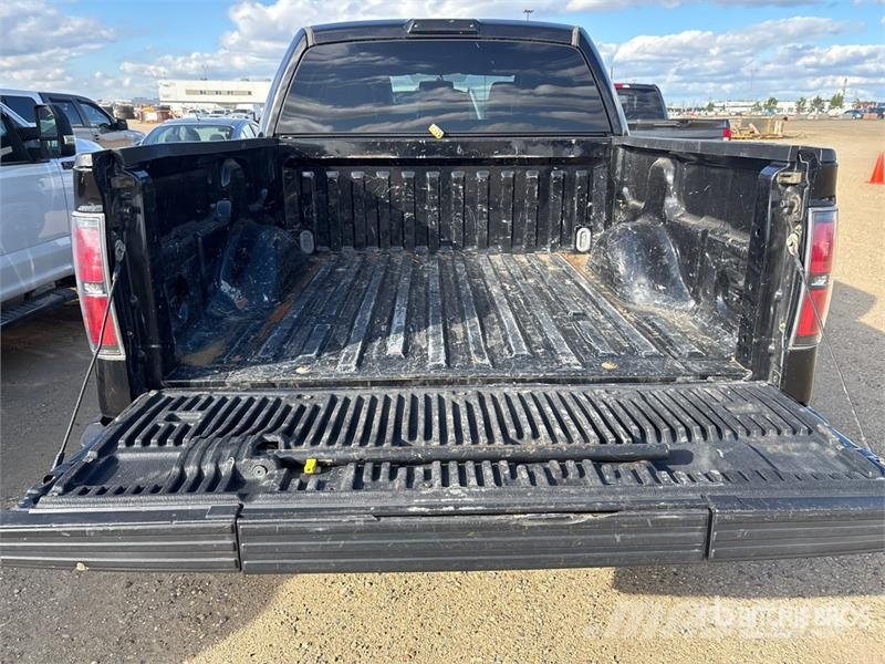 Ford F-150 FX4 4x4 Crew Cab Pickup Ostalo