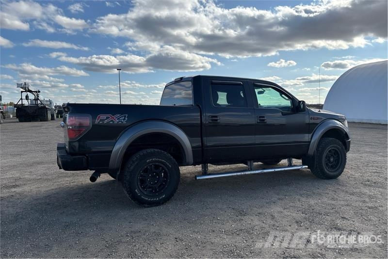 Ford F-150 FX4 4x4 Crew Cab Pickup Ostalo