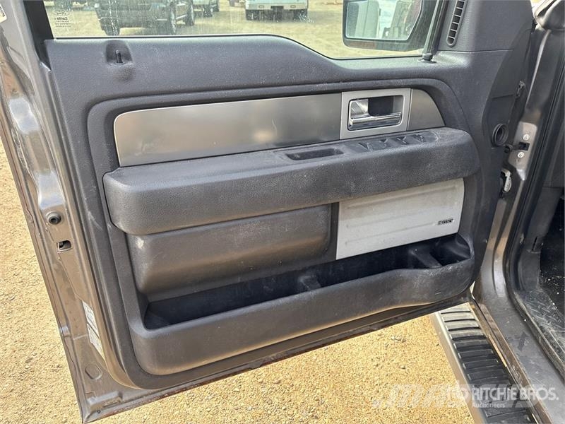Ford F-150 FX4 4x4 Crew Cab Pickup Kita