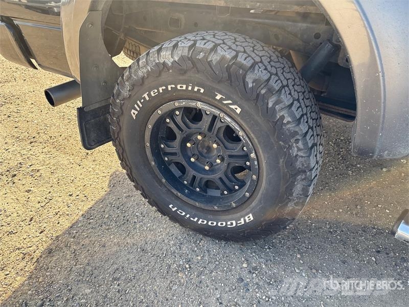 Ford F-150 FX4 4x4 Crew Cab Pickup Ostalo
