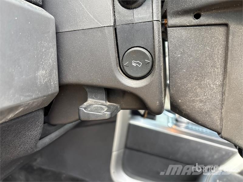 Ford F-150 FX4 4x4 Crew Cab Pickup Kita