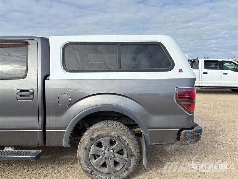 Ford F-150 FX4 4x4 Crew Cab Pickup Kita