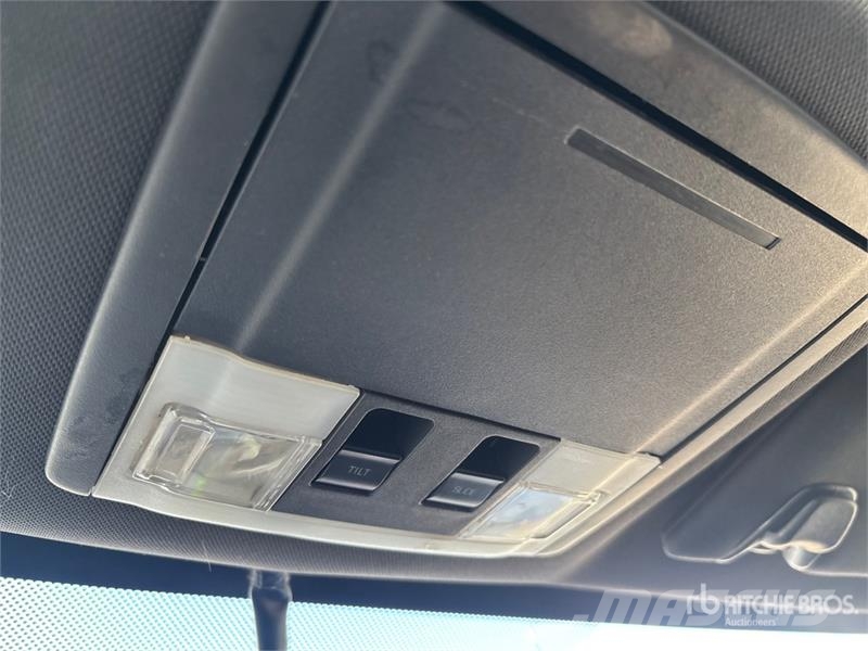 Ford F-150 FX4 4x4 Crew Cab Pickup Ostalo