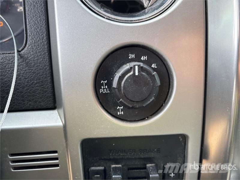 Ford F-150 FX4 4x4 Crew Cab Pickup Kita
