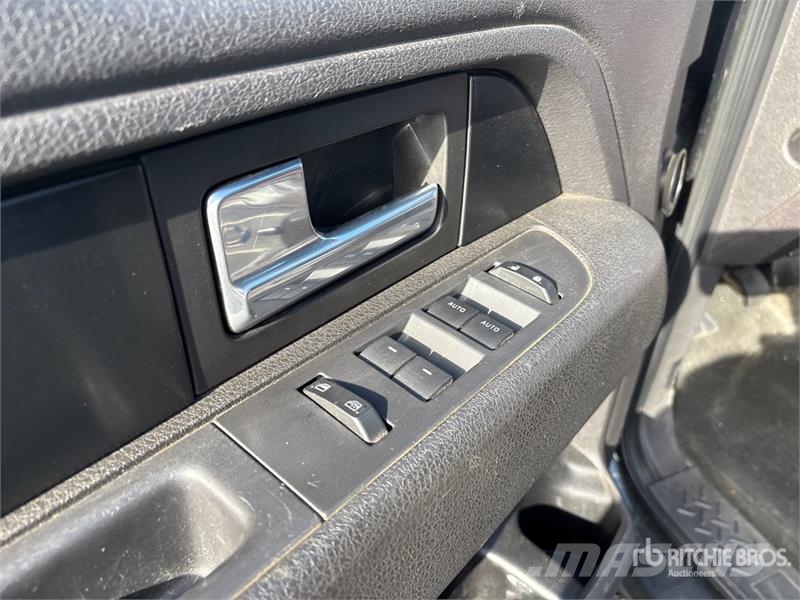 Ford F-150 FX4 4x4 Crew Cab Pickup Ostalo