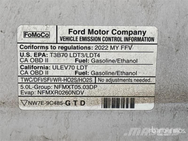 Ford F-150 Lariat 4x4 Crew Cab Pickup أخرى