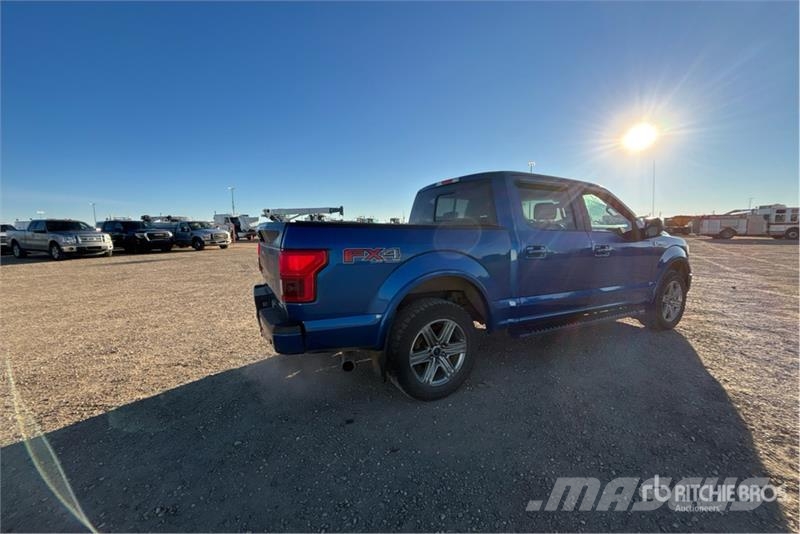 Ford F-150 Lariat 4x4 Crew Cab Pickup Други