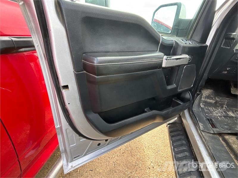 Ford F-150 Lariat 4x4 Crew Cab Pickup Прочие фургоны