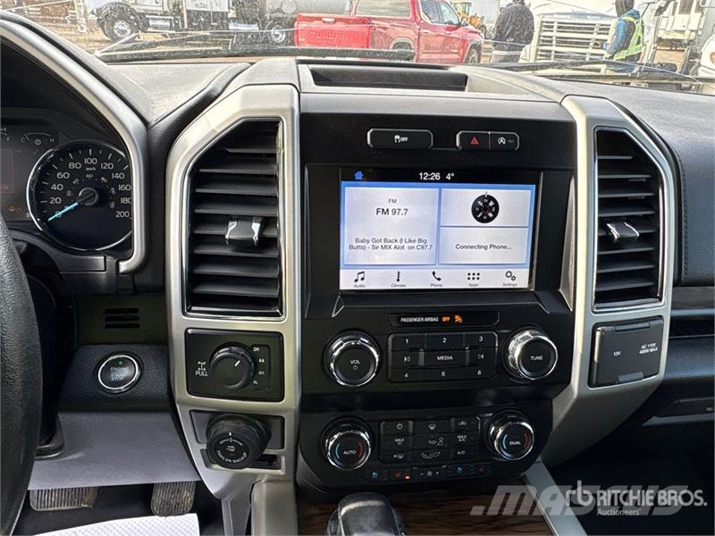 Ford F-150 Lariat 4x4 Crew Cab Pickup Muu
