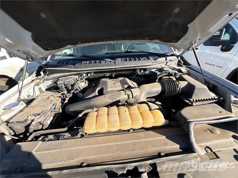 Ford F-150 Lariat 4x4 Crew Cab Pickup Прочие фургоны