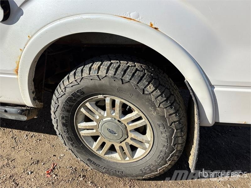 Ford F-150 Lariat 4x4 Crew Cab Pickup Прочие фургоны