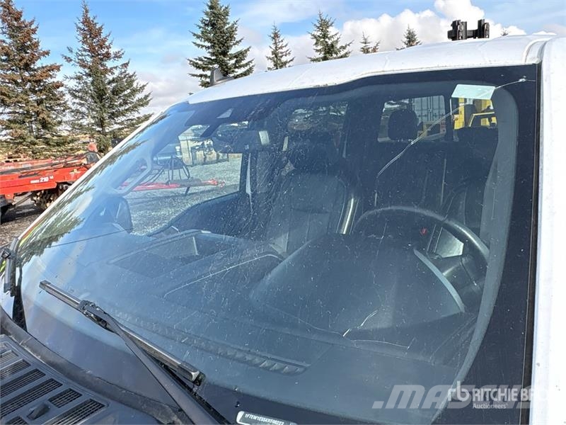 Ford F-150 Lariat 4x4 Crew Cab Pickup Muu