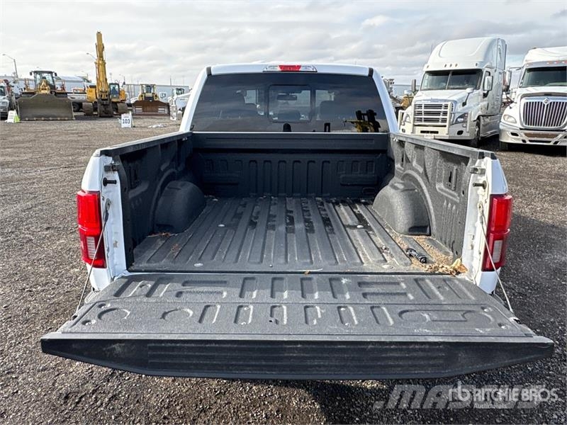 Ford F-150 Lariat 4x4 Crew Cab Pickup Muu