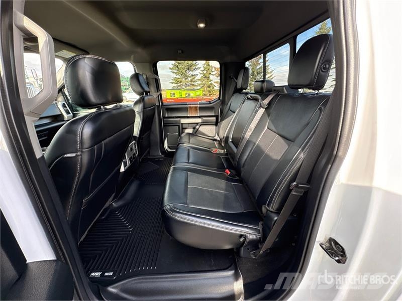 Ford F-150 Lariat 4x4 Crew Cab Pickup Muu