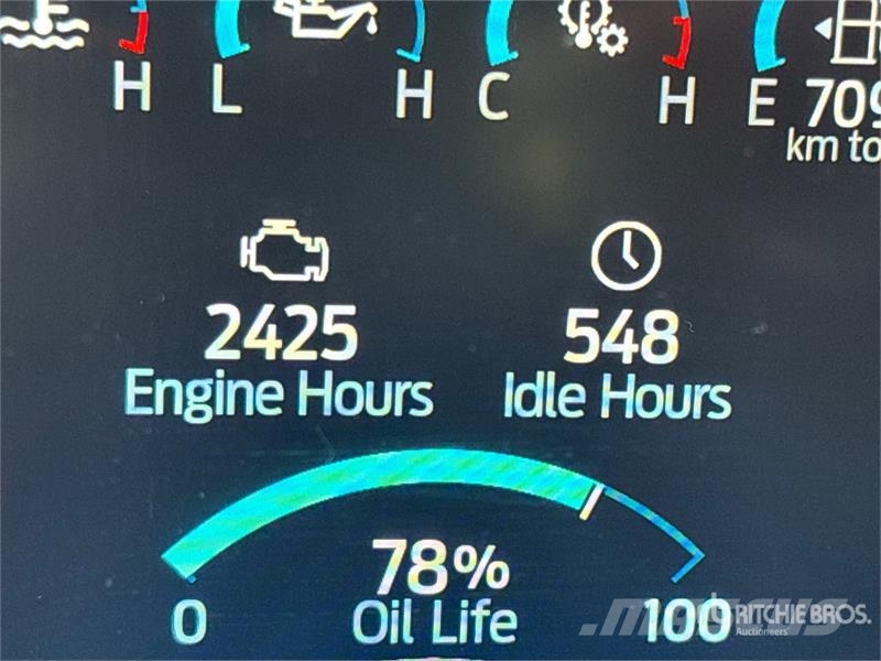 Ford F-150 Lariat 4x4 Crew Cab Pickup أخرى