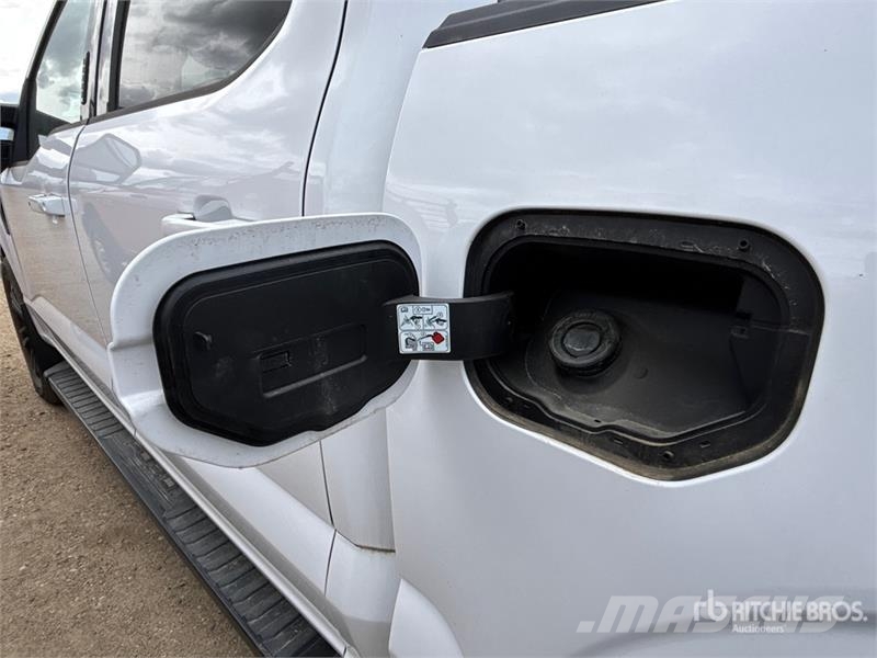 Ford F-150 Lariat 4x4 Crew Cab Pickup Ostalo