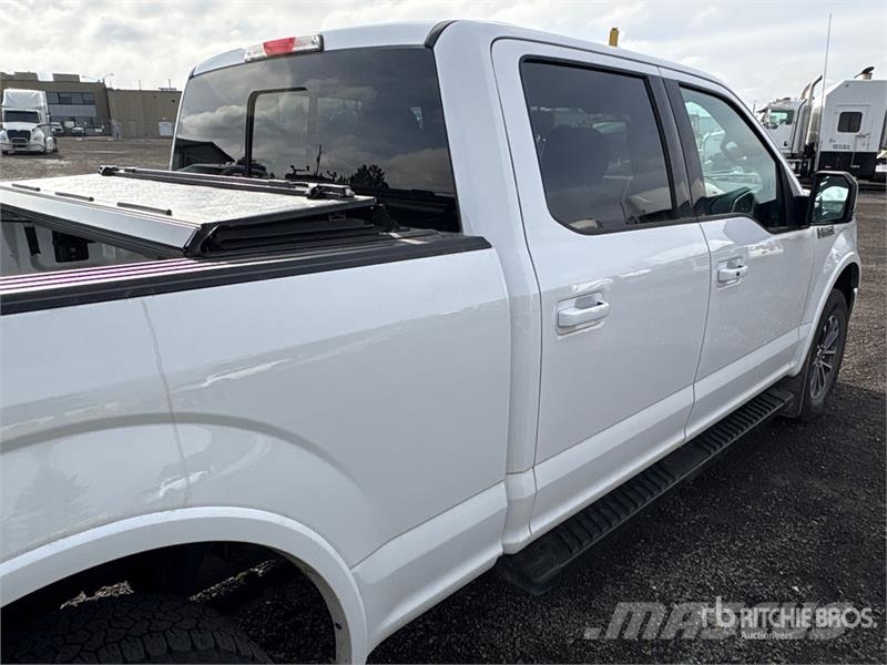 Ford F-150 Lariat 4x4 Crew Cab Pickup Muu