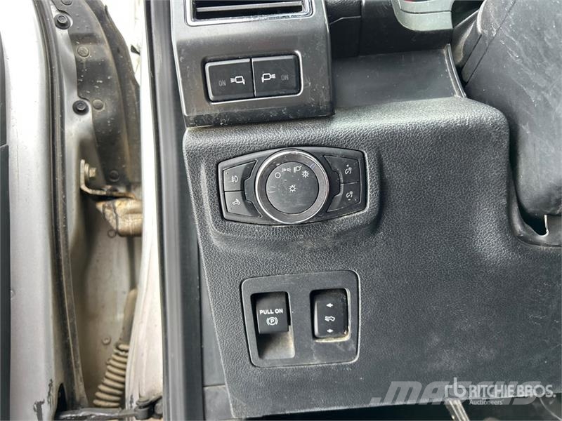 Ford F-150 Lariat 4x4 Crew Cab Pickup Other