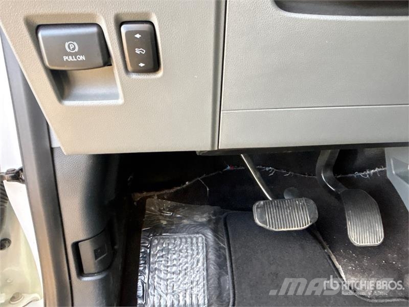 Ford F-150 Lariat 4x4 Crew Cab Pickup أخرى