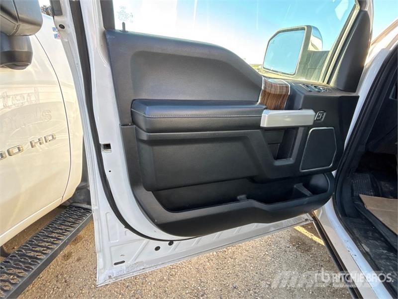 Ford F-150 Lariat 4x4 Crew Cab Pickup Прочие фургоны