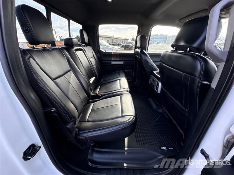 Ford F-150 Lariat 4x4 Crew Cab Pickup Muu