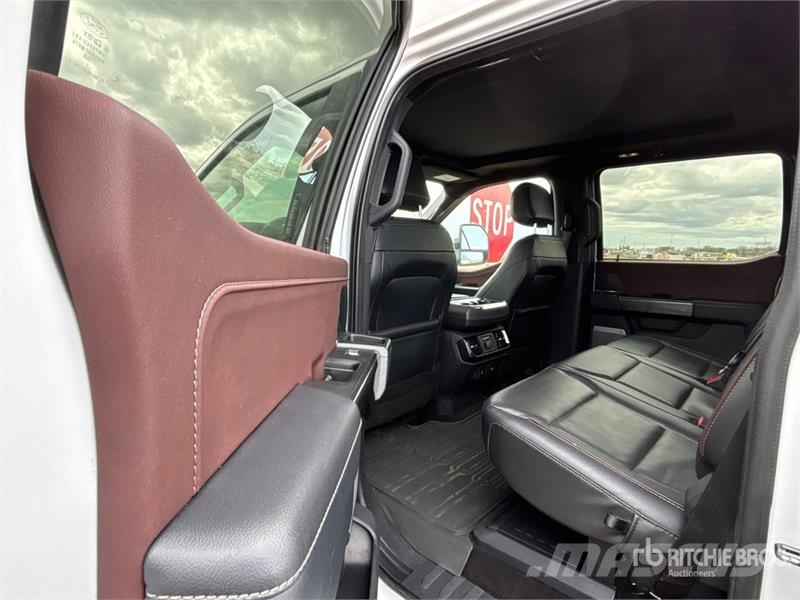 Ford F-150 Lariat 4x4 Crew Cab Pickup Ostalo