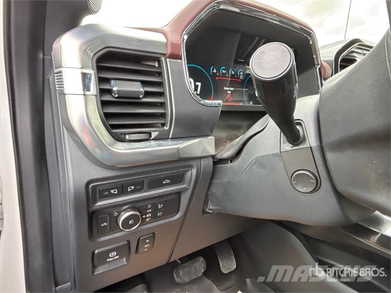 Ford F-150 Lariat 4x4 Crew Cab Pickup Ostalo