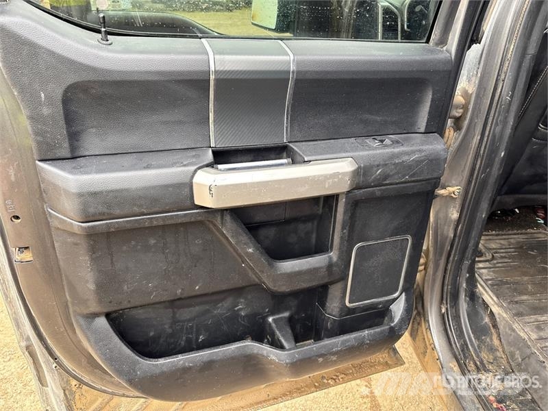 Ford F-150 Lariat 4x4 Crew Cab Pickup 기타