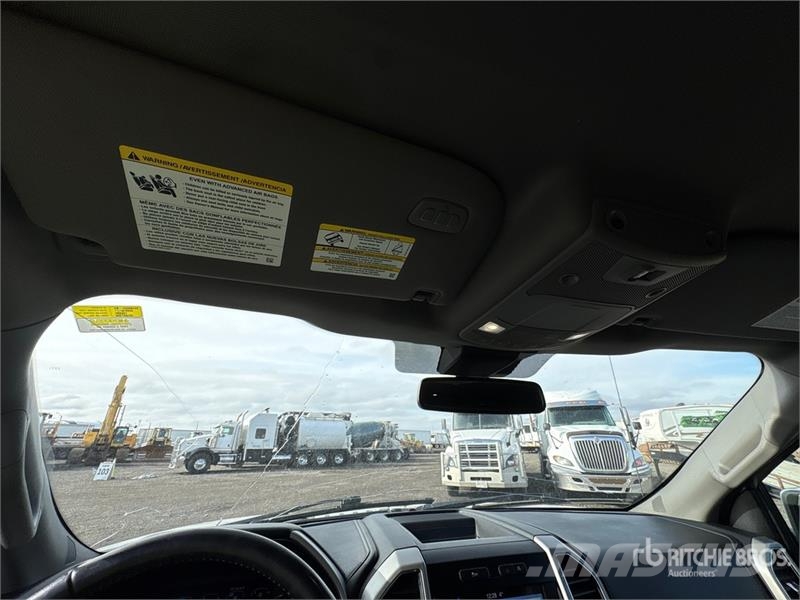 Ford F-150 Lariat 4x4 Crew Cab Pickup Muu
