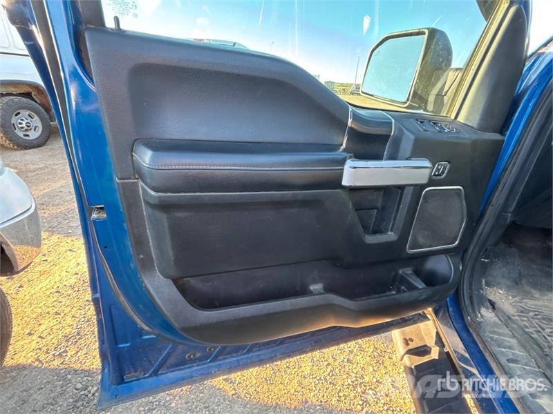 Ford F-150 Lariat 4x4 Crew Cab Pickup Други