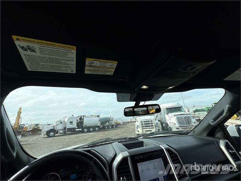 Ford F-150 Lariat 4x4 Crew Cab Pickup Muu