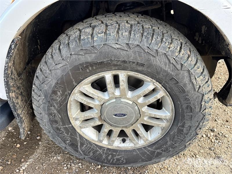 Ford F-150 Lariat 4x4 Crew Cab Pickup Прочие фургоны