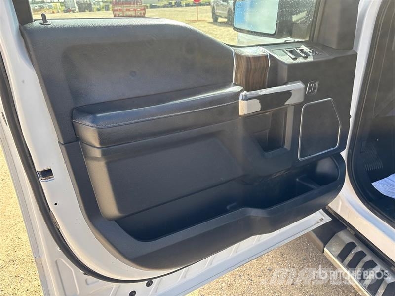 Ford F-150 Lariat 4x4 Crew Cab Pickup Прочие фургоны