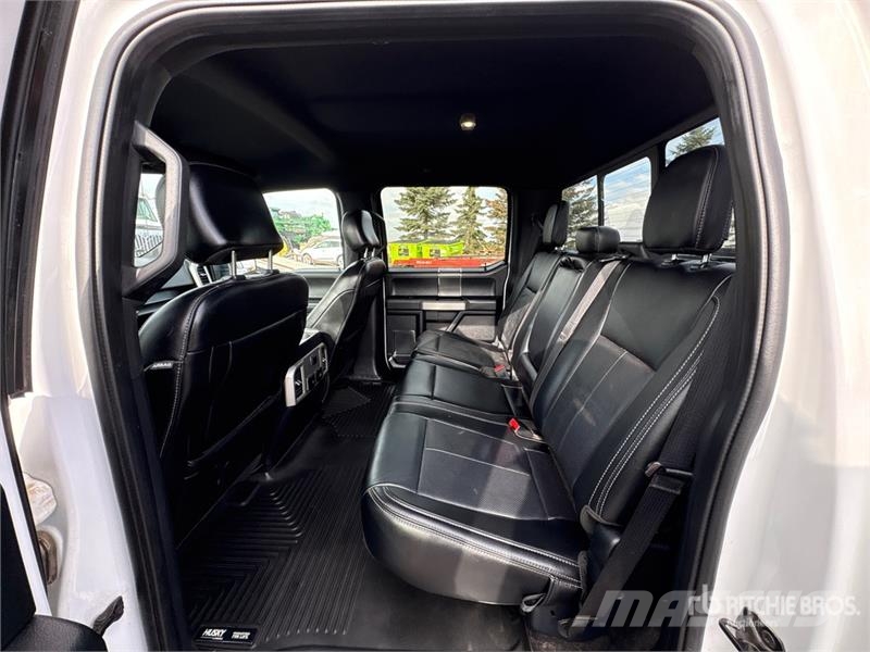 Ford F-150 Lariat 4x4 Crew Cab Pickup Muu