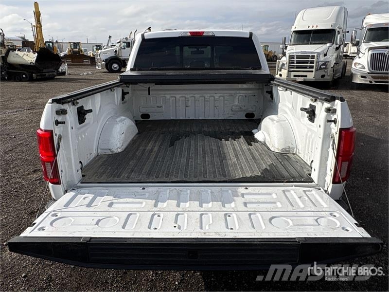 Ford F-150 Lariat 4x4 Crew Cab Pickup Muu