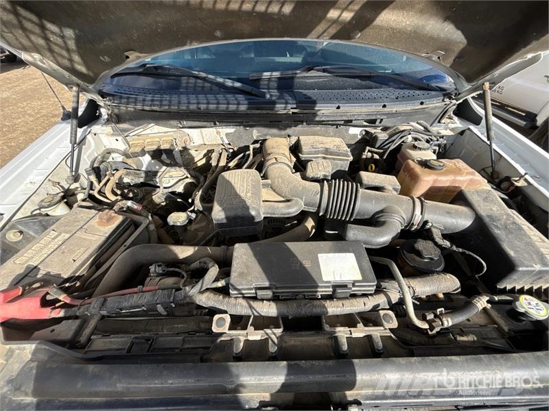Ford F-150 Lariat 4x4 Crew Cab Pickup Прочие фургоны