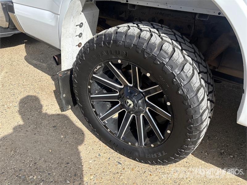 Ford F-150 Lariat 4x4 Crew Cab Pickup Прочие фургоны
