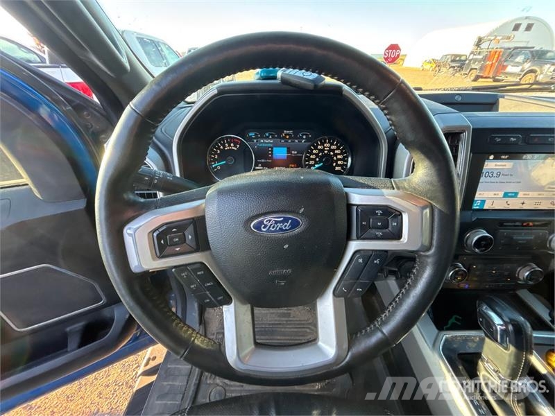 Ford F-150 Lariat 4x4 Crew Cab Pickup Други
