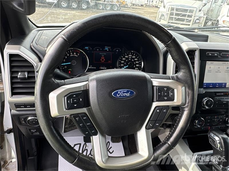 Ford F-150 Lariat 4x4 Crew Cab Pickup Muu