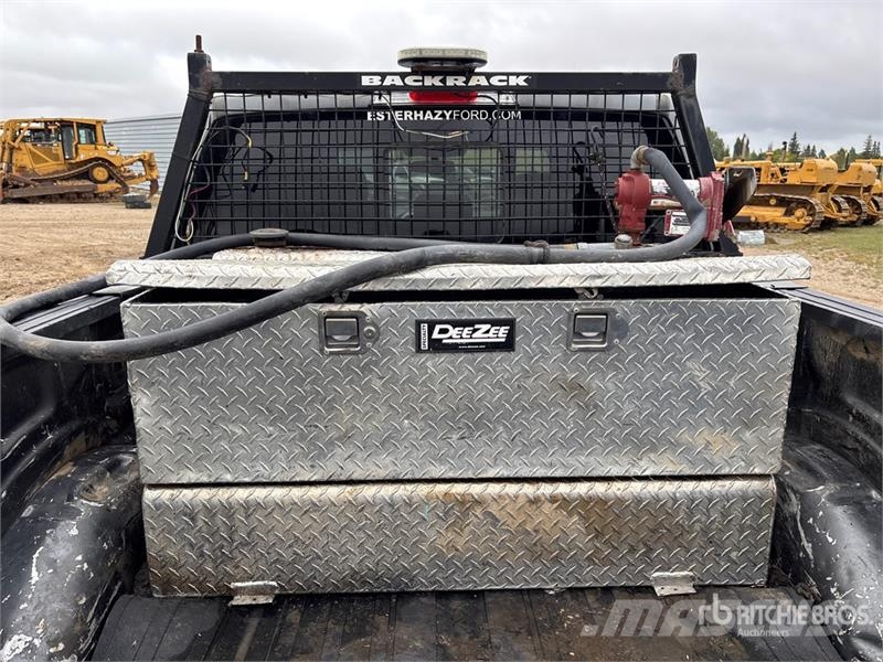 Ford F-150 Lariat 4x4 Crew Cab Pickup 기타