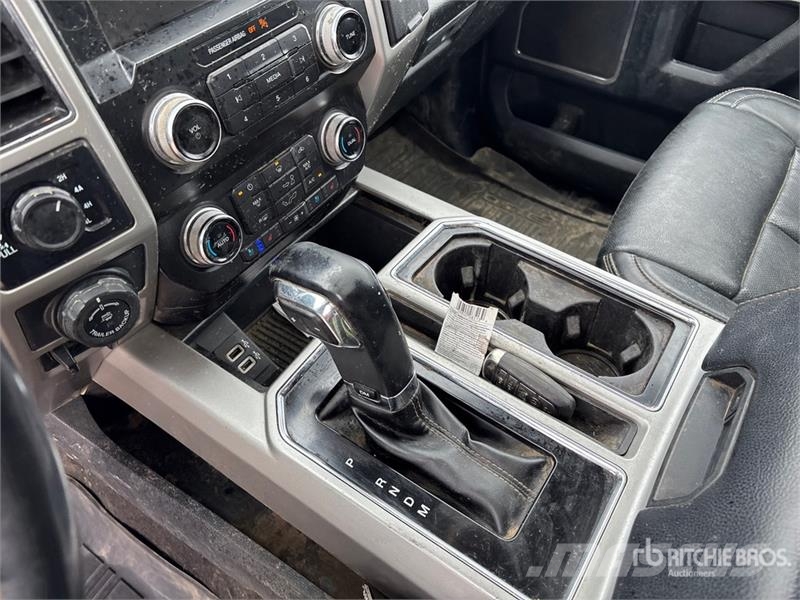 Ford F-150 Lariat 4x4 Crew Cab Pickup 기타