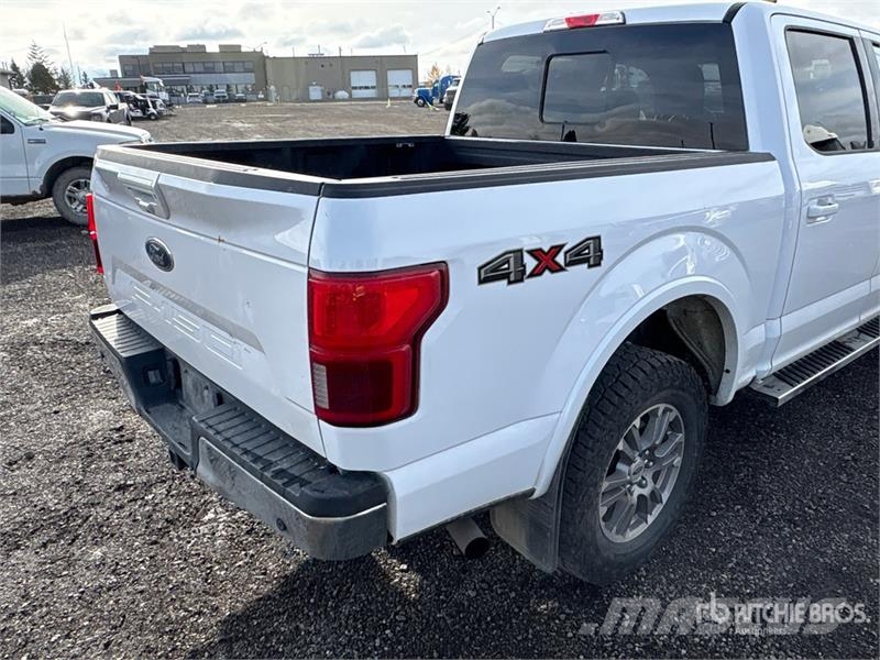 Ford F-150 Lariat 4x4 Crew Cab Pickup Muu