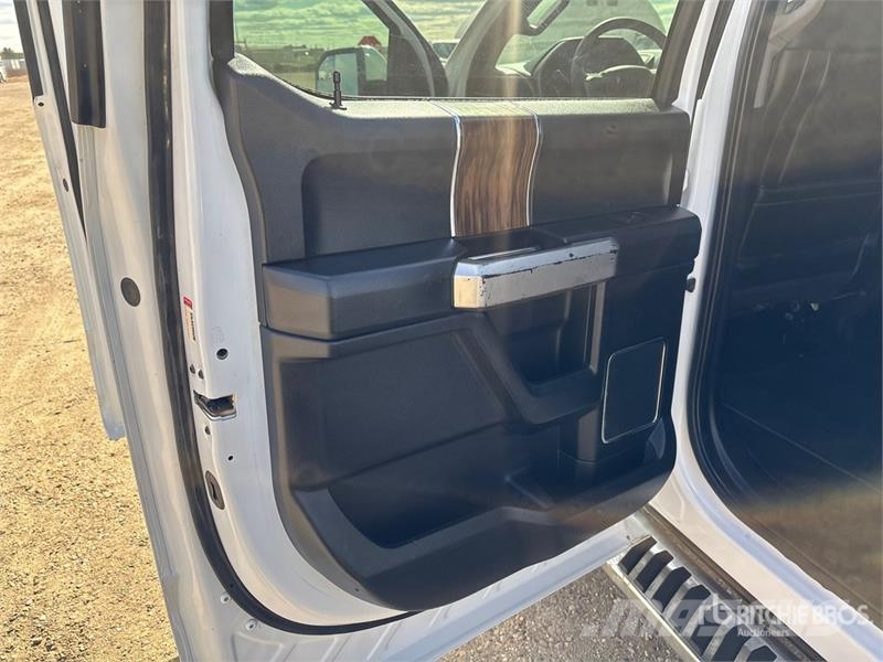 Ford F-150 Lariat 4x4 Crew Cab Pickup Прочие фургоны