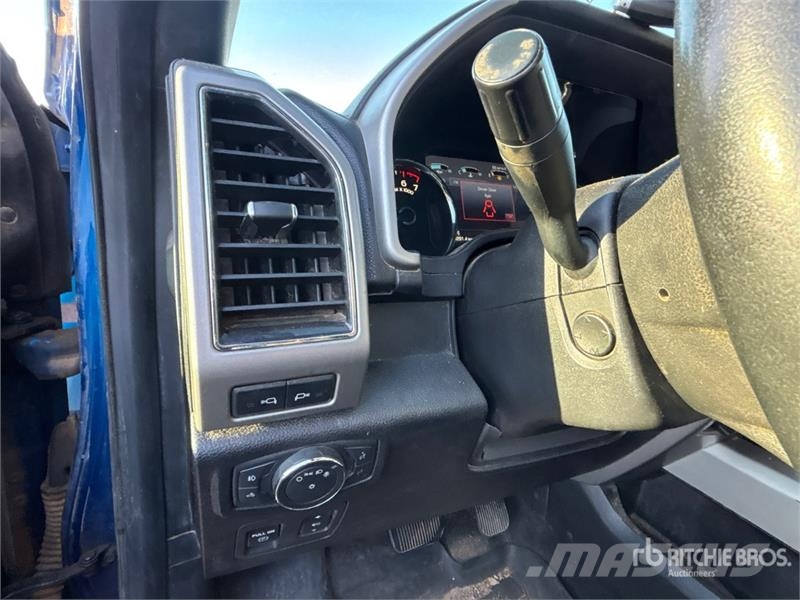 Ford F-150 Lariat 4x4 Crew Cab Pickup Други