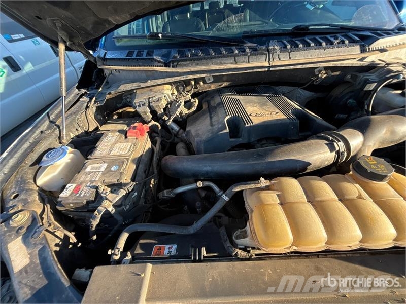 Ford F-150 Lariat 4x4 Crew Cab Pickup Други