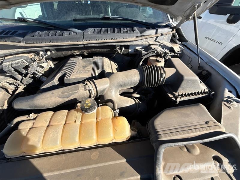 Ford F-150 Lariat 4x4 Crew Cab Pickup Прочие фургоны