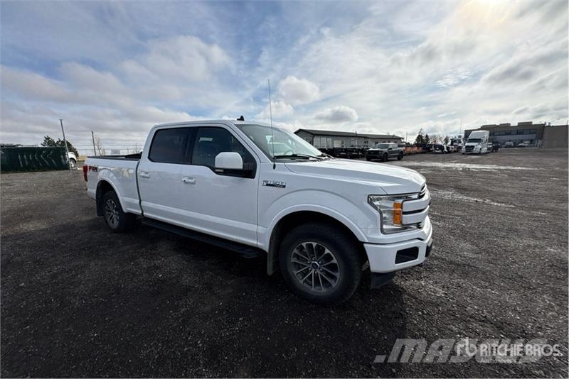 Ford F-150 Lariat 4x4 Crew Cab Pickup Muu
