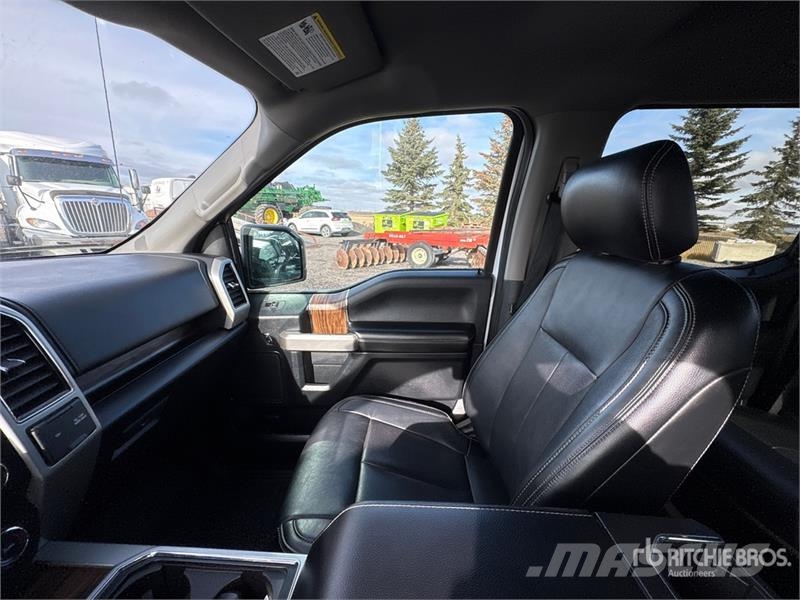 Ford F-150 Lariat 4x4 Crew Cab Pickup Muu