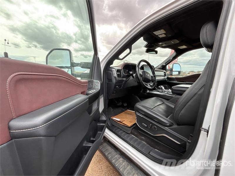 Ford F-150 Lariat 4x4 Crew Cab Pickup Ostalo